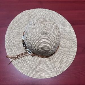 Summer hat! Size 7.5.